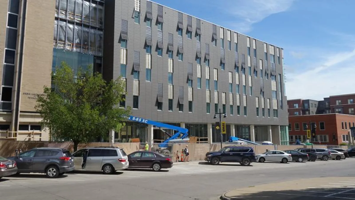 职场高压下的失控感:在动荡中建立内心的可控锚点相关心理健康场景